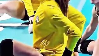 Exercise Moments 💪#shortsfeed #volleyball #zehragunes #viralshorts #1millionviews.mp4