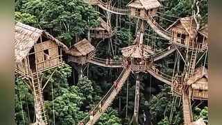 Rumah di atas bambu