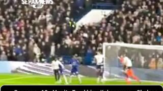 Chelsea menelan kekalahan 0-2 saat menjamu Tottenham Hotspur di Stamford Bridge pada lanjutan Liga Utama Inggris