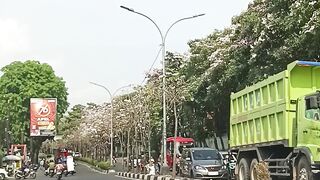 Menikmati Keindahan Jalanan Hari Ini menikmati Keindahan Jalanan Hari Ini