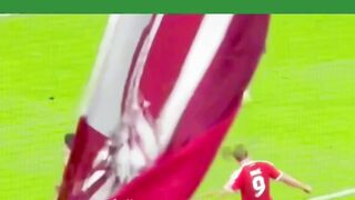 Arsenal baru saja mendapatkan sepak pojok (corner kick