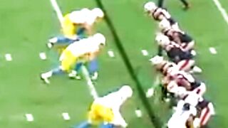 Salter throws 36-yard TD to DeMontagnac