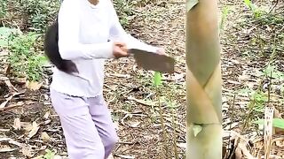 Girl masterfully cut bamboo shoots👍❤️