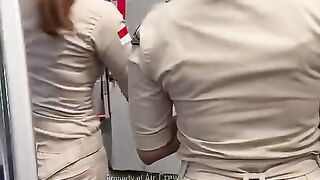 Pramugari super air jet buka pintu pesawat.mp4 3