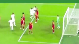 Klip tersebut memperlihatkan aksi magis Arda Güler yang memberikan umpan silang akurat dari situasi sepak pojok