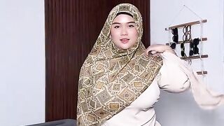 Dou hijab suck milk until it leaks