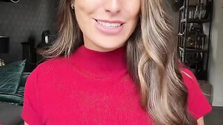 Sharon looks beautiful and happy👍🧡🇳🇱