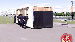 Из туалета в офис. Розыгрыш