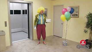 клоун тортик лифт