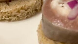 Закуска - рулетики из селёдки