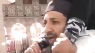 Sarfraz ahmed Madina sharif mein naat partyhvy video viral