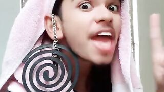Funny Ear Ring Video ????