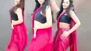 Status dance video