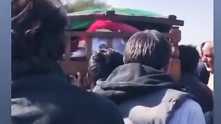 Or phir Usdin Muhabbatein jag jayeingi