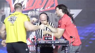 Devon Larrat Vs Denis Cyplenkov Arm Wrestling