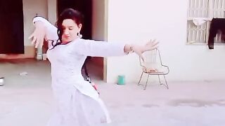Dhamakedar Punjabi dance
