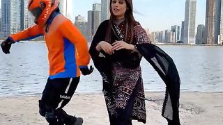 Talabat boy dance with girl