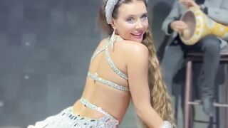 beautiful belly dancer | belly dancer | subscribe