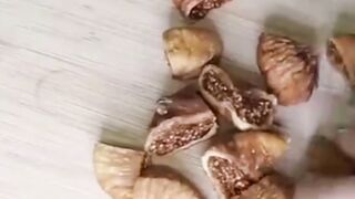 Fig(Injeer) and Dry Dates/Khajur, so healthy food