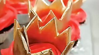 Crown cup cake
