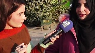 Larki ney hansa hansa kr pagal kr dea