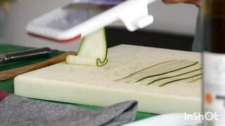 HOW TO CUT ZUCCHINI