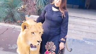 Lion&girl Girls amezing dance