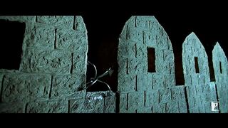 Antique sword robbery scene dhoom 2 hrithik roshan