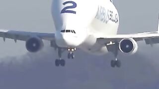 Biggest aircraft landing captured