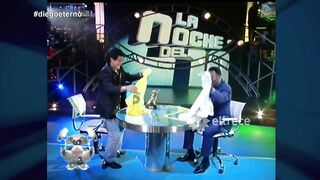 Diego Maradona y Pelé, dos grandes haciendo magia con la pelota
