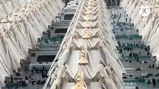 Opening umbrella in masjid nabvi