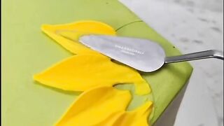 Cake decoration