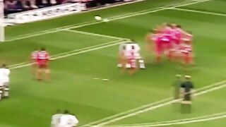 Top 7 Tendangan Bebas David Beckham Dibuat ulang di PES