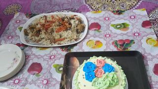 YUMMY HOME MADE VANILA CAKE