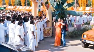 Chennai Express Scene | Shah Rukh & Deepika