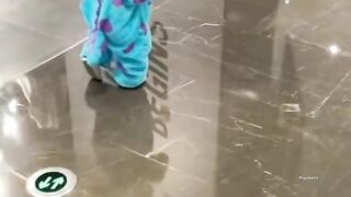 This is the cutest walk I've ever seen ????????❤️
