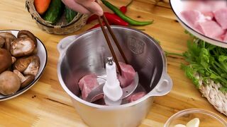 BioloMix 2 Speeds 500W Stainless Steel 2L Capacity Electric Chopper Meat Grinder Mincer Food Processor Slicer