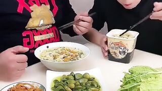End Zaroor Dekhna , Funny husband and wife eating show #febspot