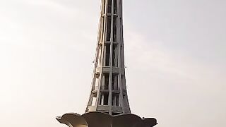 my vlog||Lahore minare pakistan|Iqbal park| my first short vlog