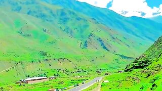 Beautiful Kashmeer valley road cpake
