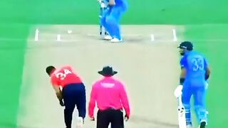 Kohli gir parha. Best yorker. ZUNTV