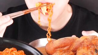 ASMR Mukbang Fried Chicken ????||Fire Noodles ????