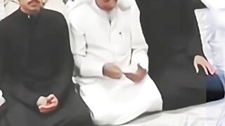 Duniya mein aur kuch nahi chahiye bas Baap ka saya hi kafi hai