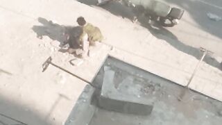 Gareebon ki madad kren