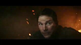 Capturing-the-Queen-White-Spike-The-Tomorrows-War-2021-4K-HD-YouTube.mp4
