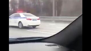 Водятел на BMW X5 попытался свалить от копов