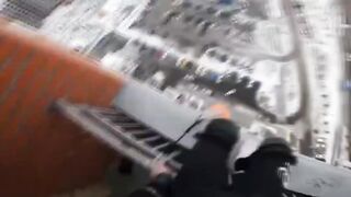 «Слышь, ты не о*** тут прыгать?»