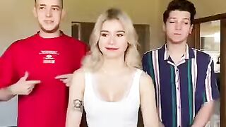 МАРУСЯ НА СВЯЗИ ВЫЛОЖИЛА НОВЫЙ ТИКТОК   tik tok   TIKTOK   vashamarousia ваша маруся 811 тик ток