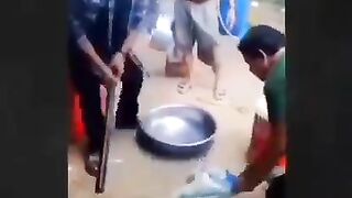 Qayamt khud btaegi Q zarori thi