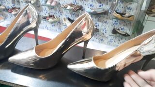 Shoes less desine for ladies.